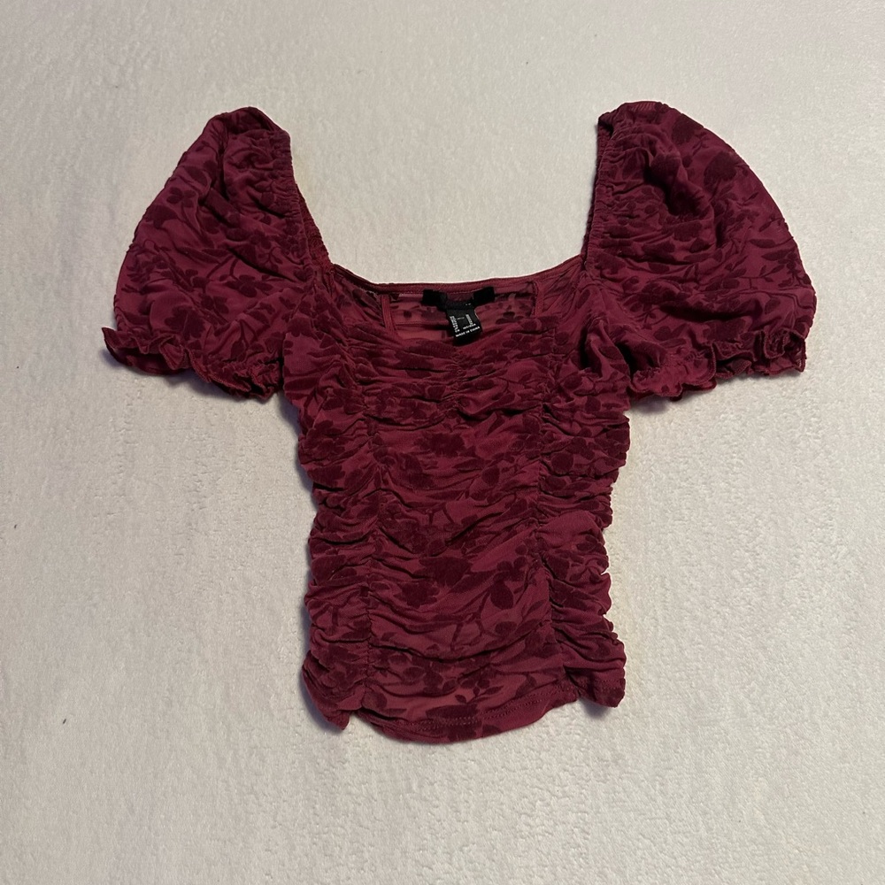 Prettiest puff sleeve ruched maroon top